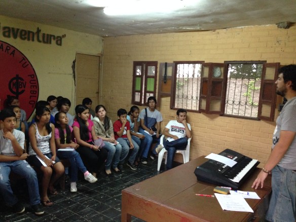 Jesús en una de sus clases