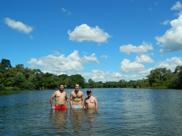 Jesús, el Hermano Milton y yo