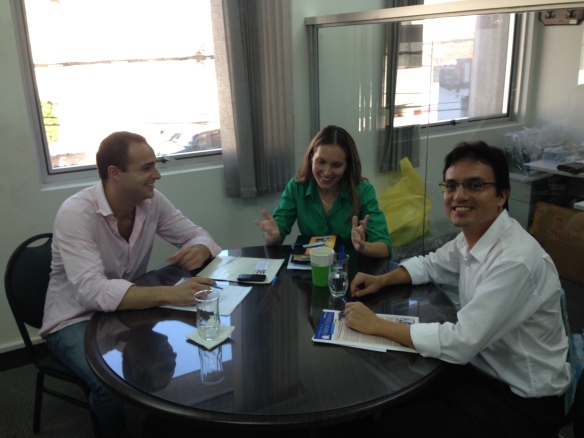 Con Maria Reneé Hurtado (Jefe de Responsabilidad Social Empresarial) y Yuri Justiniano Ballón (Jefe de Control Comercial) de Banco Ganadero