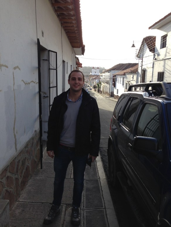 A mi entrada a la casa de D. Ramiro