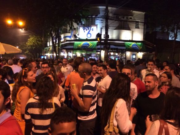 Este era el ambientazo de Vila Madalena