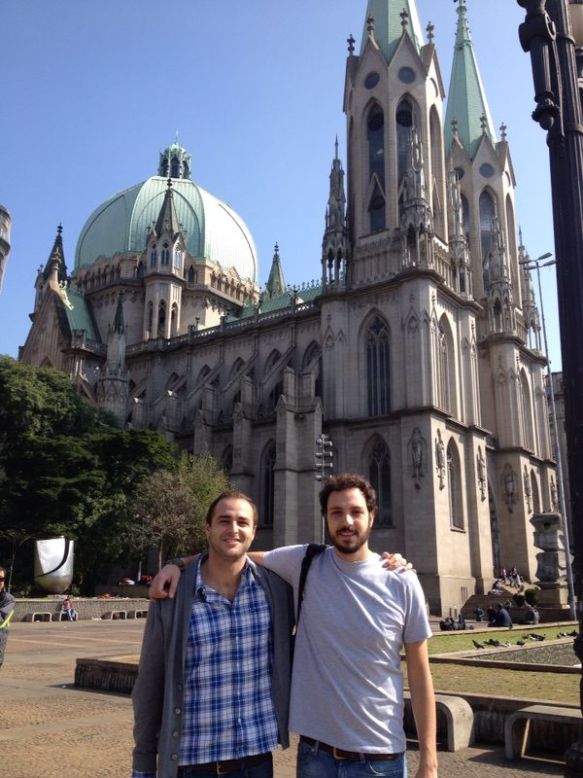 Catedral de Sao Paulo de fondo