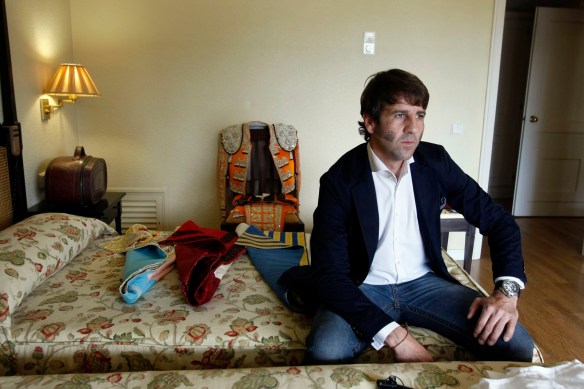 Momentos previos a vestirse el traje de luces para torear una de esas ganaderías duras